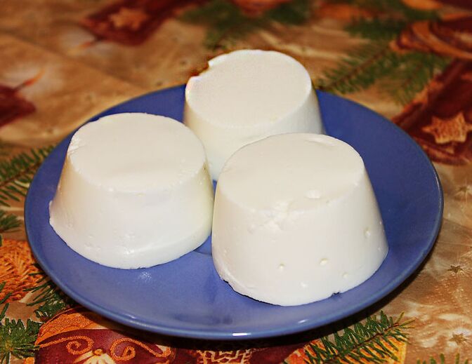 Curd jelly is a delicious dessert from the Dukan diet menu
